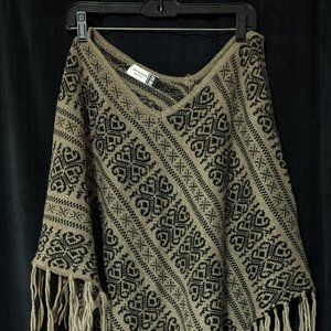 Knit Poncho/Shawl with Fringe *Great* condition